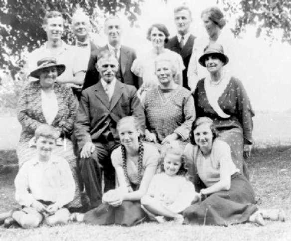 Dow Family Photo c. 1933